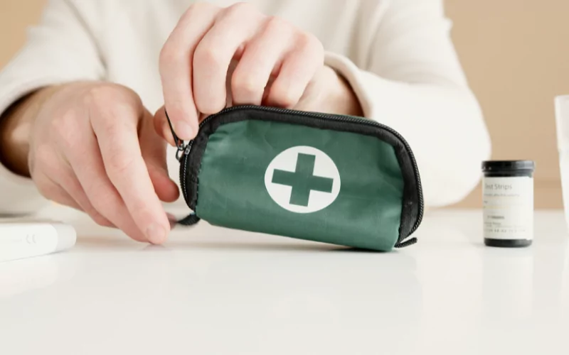La Trousse à Pharmacie de voyage pour les vacances La Trousse à Pharmacie de voyage pour les vacances