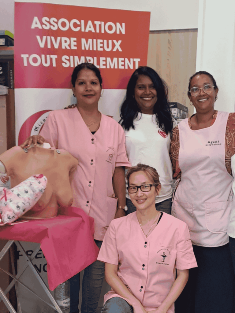 Notre service : Cancer. Prothèse mammaire externe autopalpation des seins